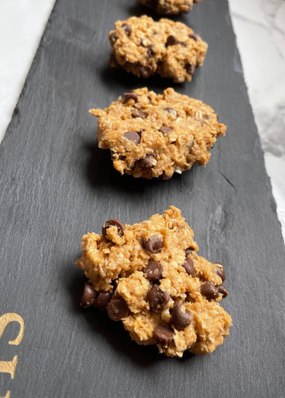 Homemade Peanut Butter, Oats and Chocolate Chip Cookies