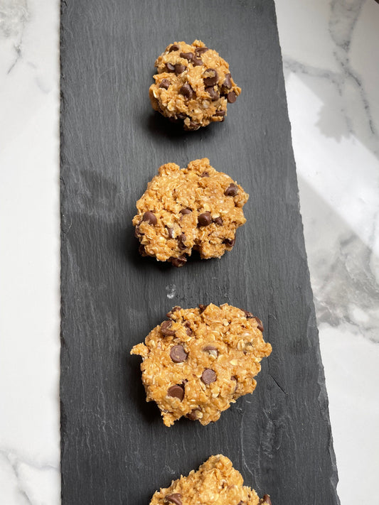 Homemade Peanut Butter, Oats and Chocolate Chip Cookies